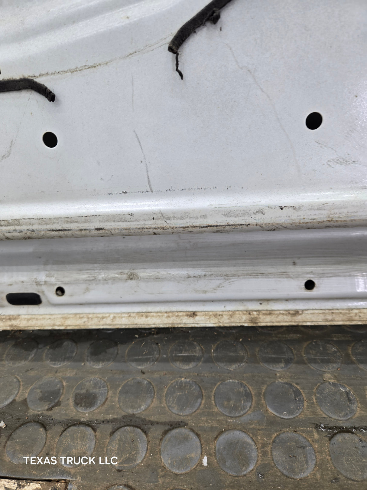2007-2013 Chevrolet Silverado / GMC Sierra 1500 25000 3500 HD LH Front Passenger Side Door