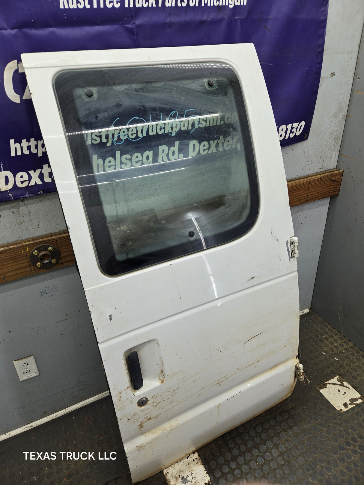 1992–2014 Ford Econoline E-150 E-250 E-350 E-450 E-550 Front Side Door