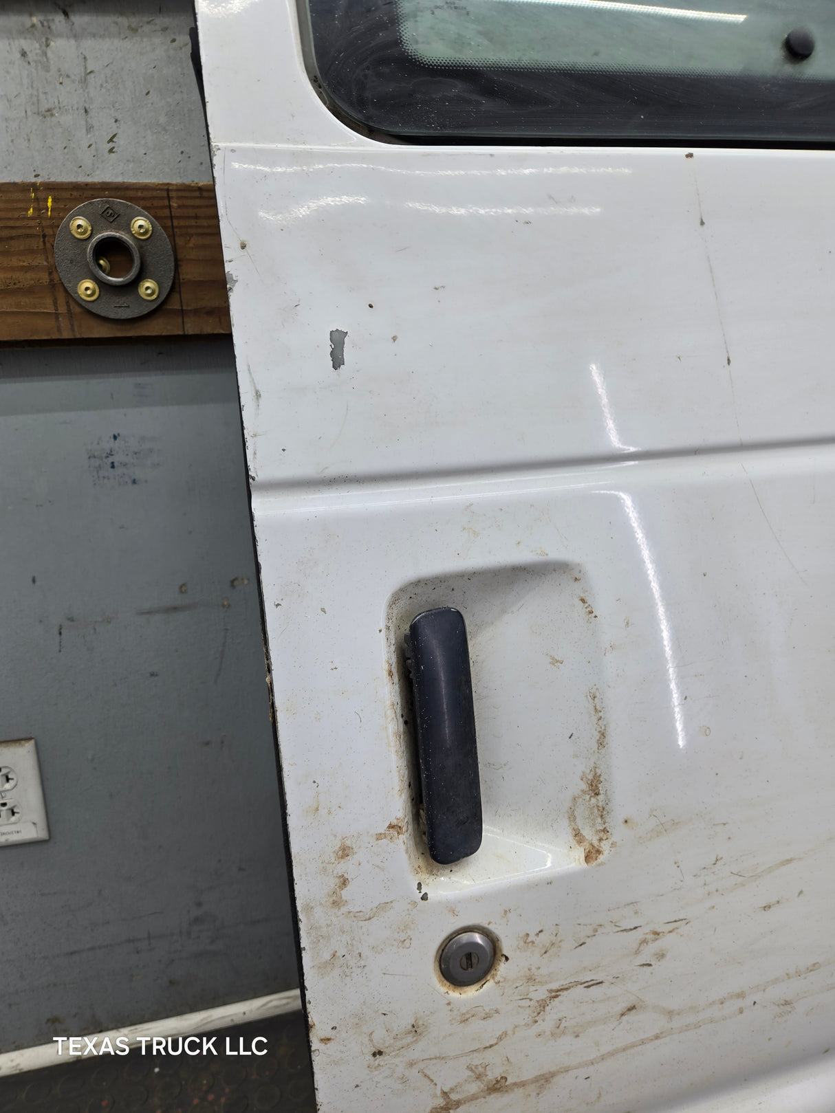 1992–2014 Ford Econoline E-150 E-250 E-350 E-450 E-550 Front Side Door