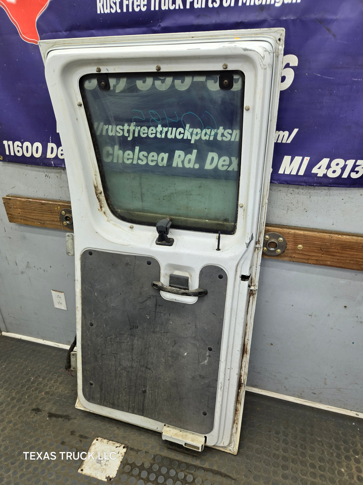 1992–2014 Ford Econoline E-150 E-250 E-350 E-450 E-550 Front Side Door