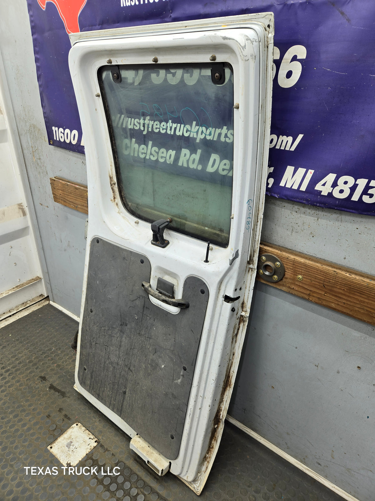 1992–2014 Ford Econoline E-150 E-250 E-350 E-450 E-550 Front Side Door