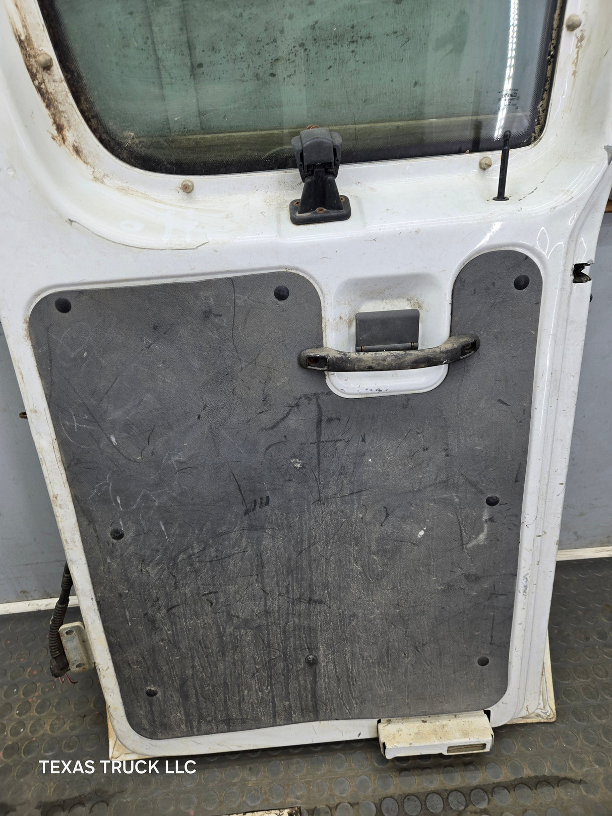 1992–2014 Ford Econoline E-150 E-250 E-350 E-450 E-550 Front Side Door