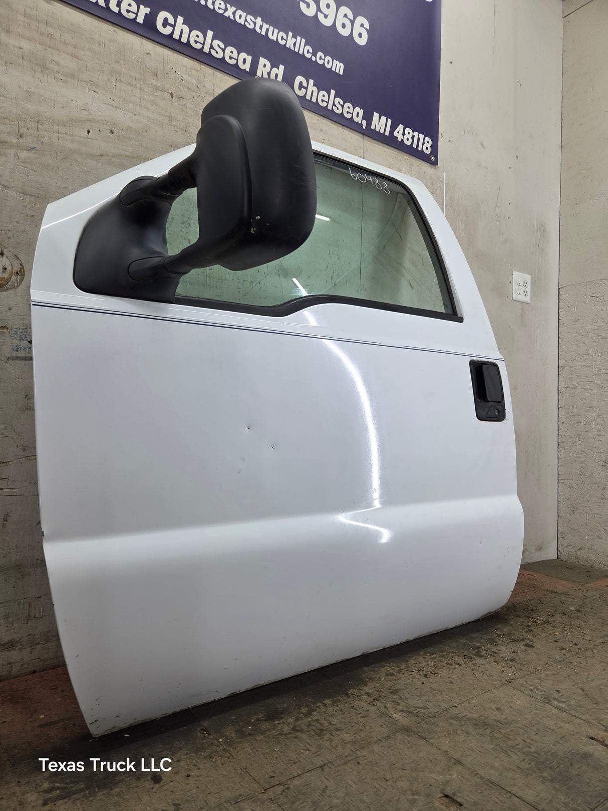 1999-2011 Ford Super Duty LH Driver Side Front Door F250 F350 F450 F550