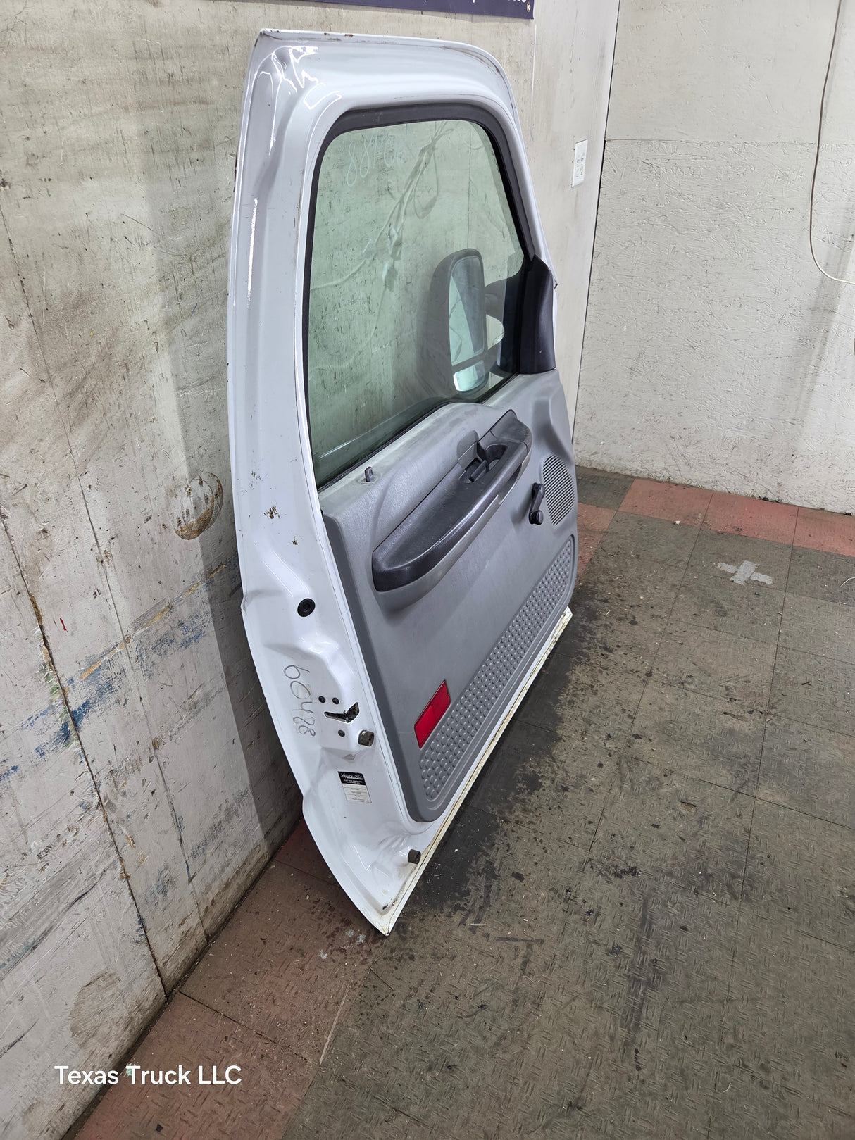 1999-2011 Ford Super Duty LH Driver Side Front Door F250 F350 F450 F550