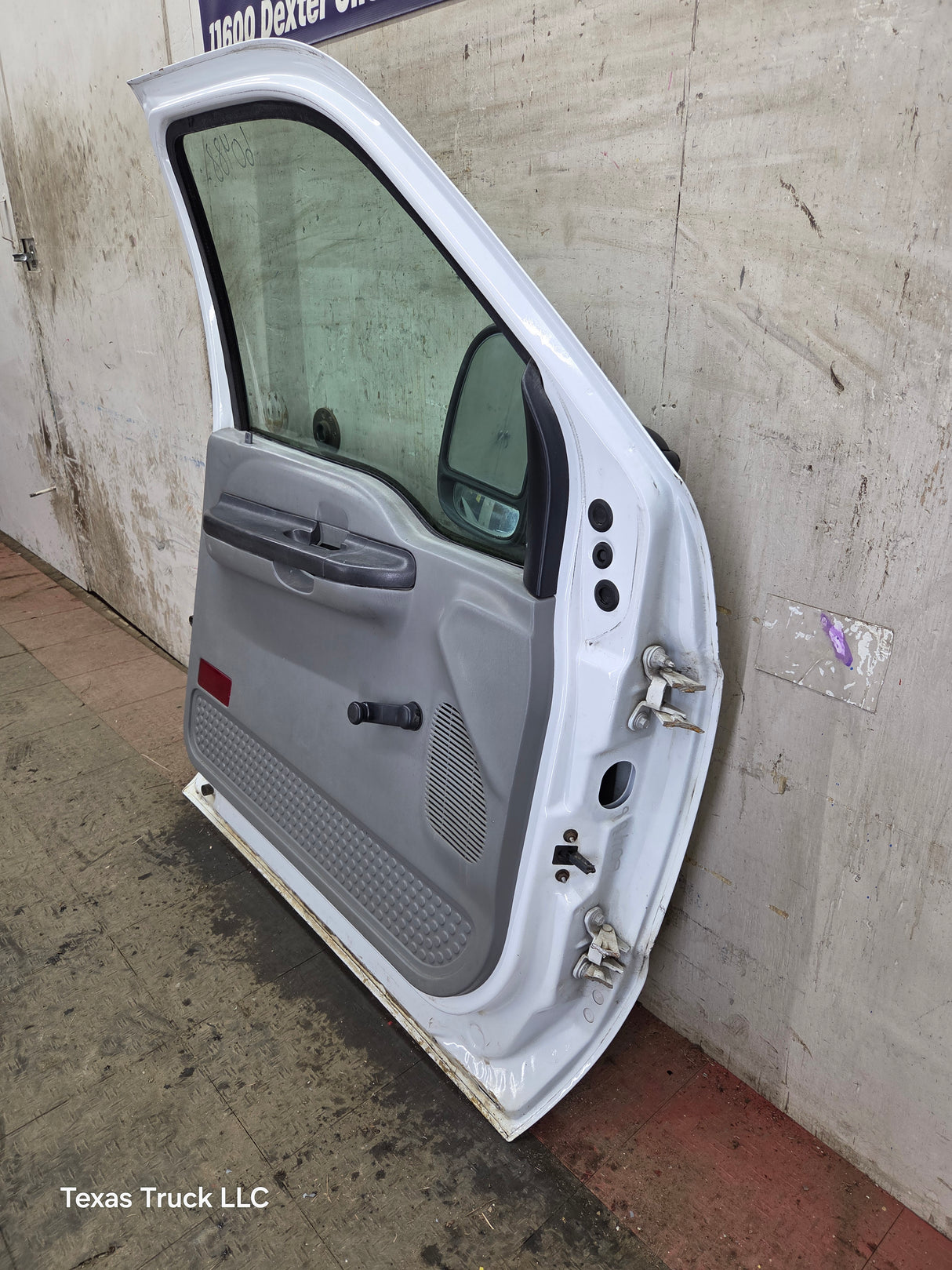 1999-2011 Ford Super Duty LH Driver Side Front Door F250 F350 F450 F550