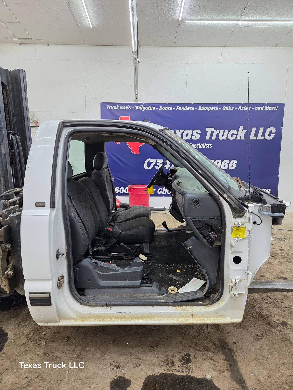 1999-2007 Chevrolet Silverado / GMC Sierra 1500 2500 HD 3500HD Regular Cab Body