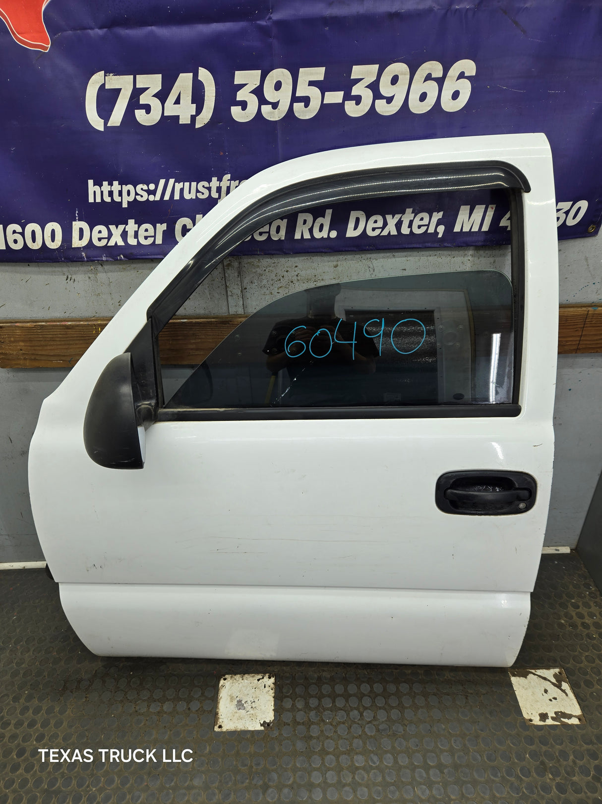 1999-2006 Chevrolet Silverado / GMC Sierra 1500 2500 3500 HD Front Driver Side Door LH