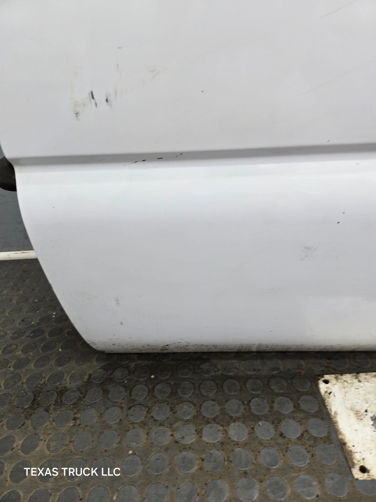 1999-2006 Chevrolet Silverado / GMC Sierra 1500 2500 3500 HD Front Driver Side Door LH
