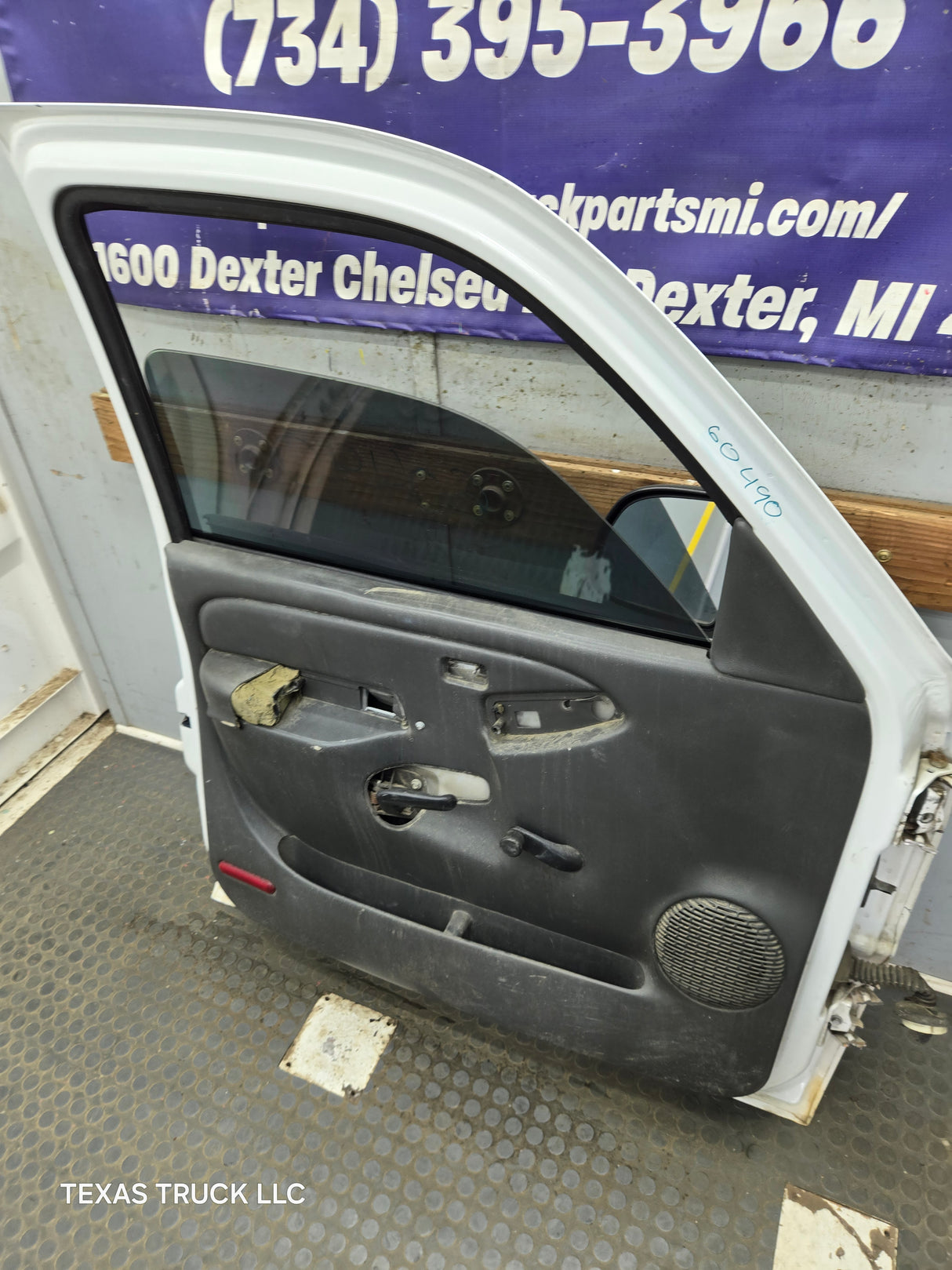 1999-2006 Chevrolet Silverado / GMC Sierra 1500 2500 3500 HD Front Driver Side Door LH
