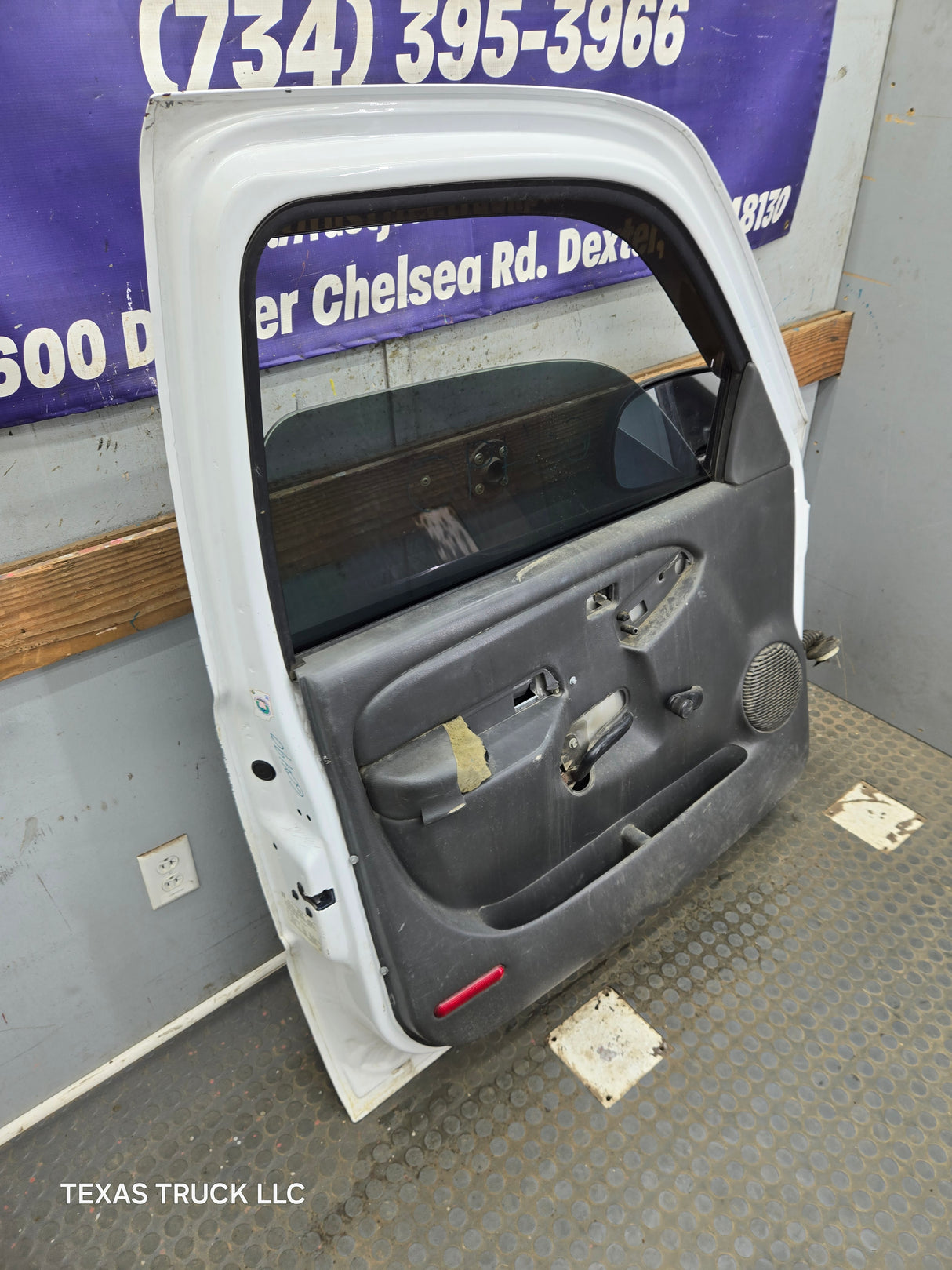 1999-2006 Chevrolet Silverado / GMC Sierra 1500 2500 3500 HD Front Driver Side Door LH
