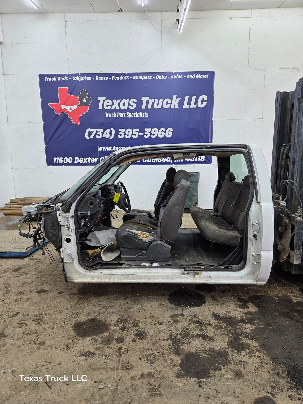 1999-2007 Chevrolet Silverado / GMC Sierra 1500 2500 HD 3500HD Extended Cab Body - Summit White
