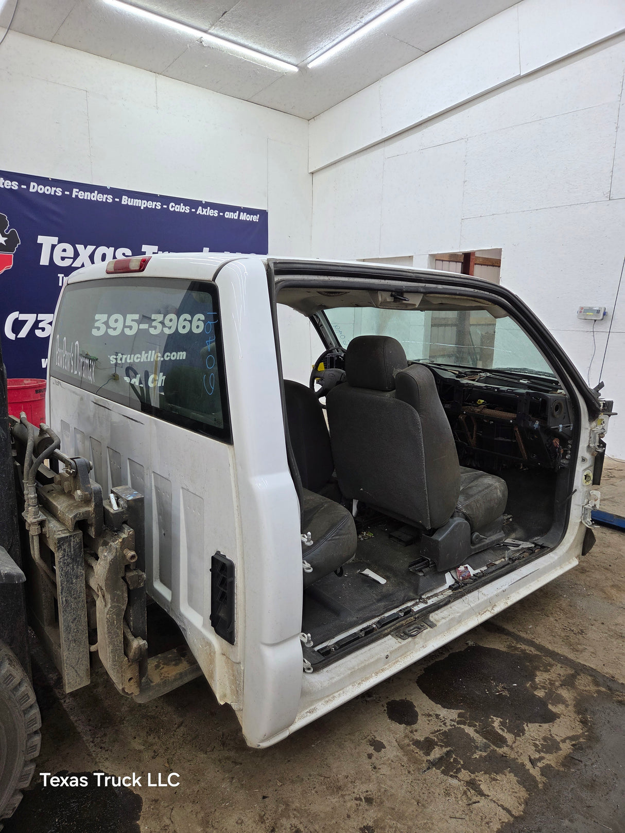 1999-2007 Chevrolet Silverado / GMC Sierra 1500 2500 HD 3500HD Extended Cab Body - Summit White