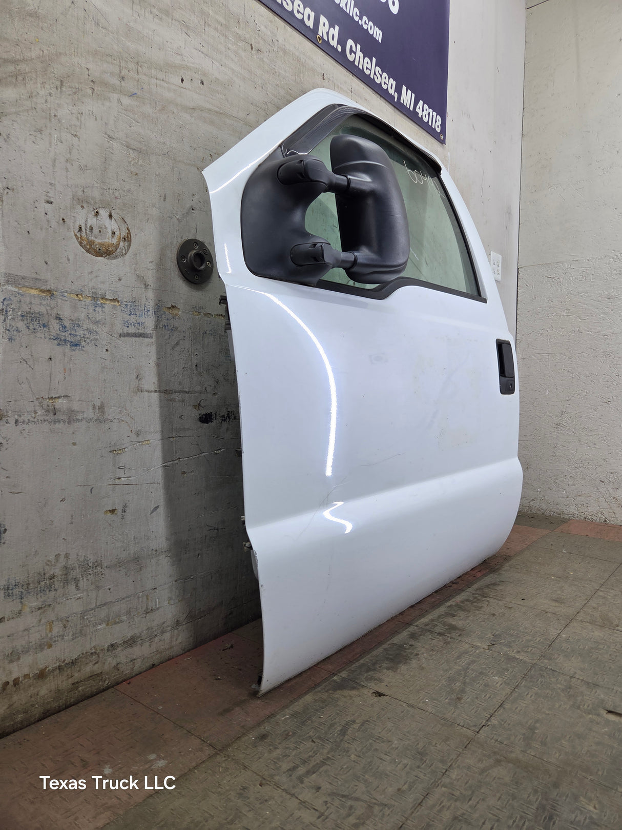 1999-2011 Ford Super Duty LH Driver Side Front Door F250 F350 F450 F550