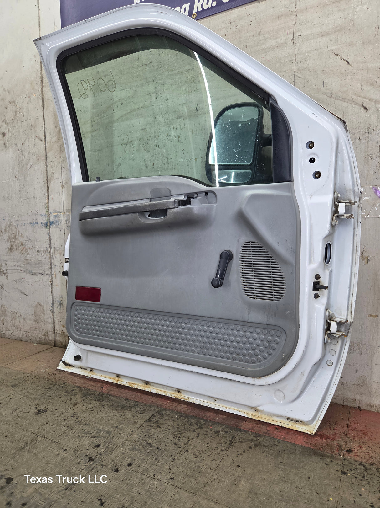 1999-2011 Ford Super Duty LH Driver Side Front Door F250 F350 F450 F550
