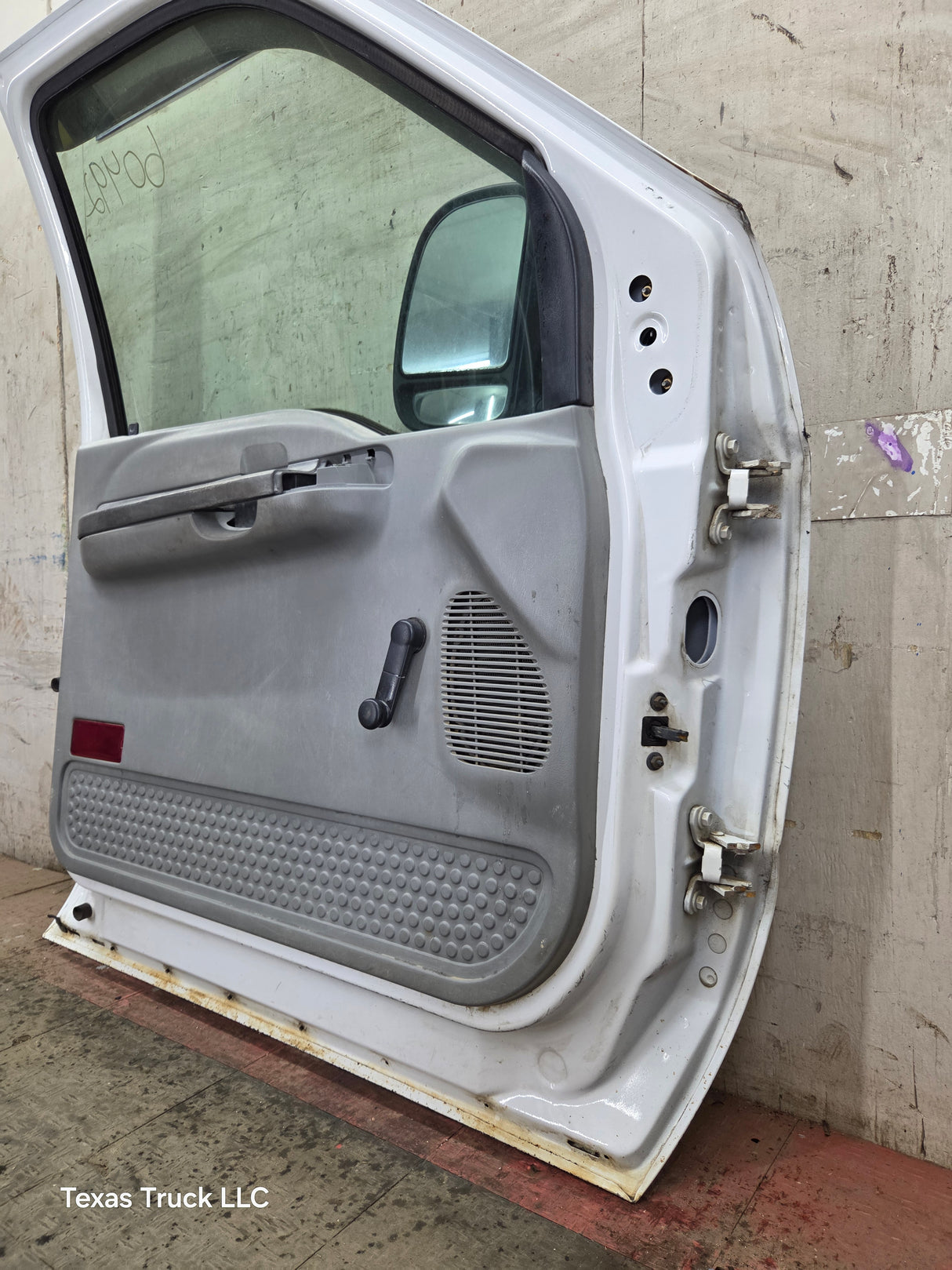 1999-2011 Ford Super Duty LH Driver Side Front Door F250 F350 F450 F550