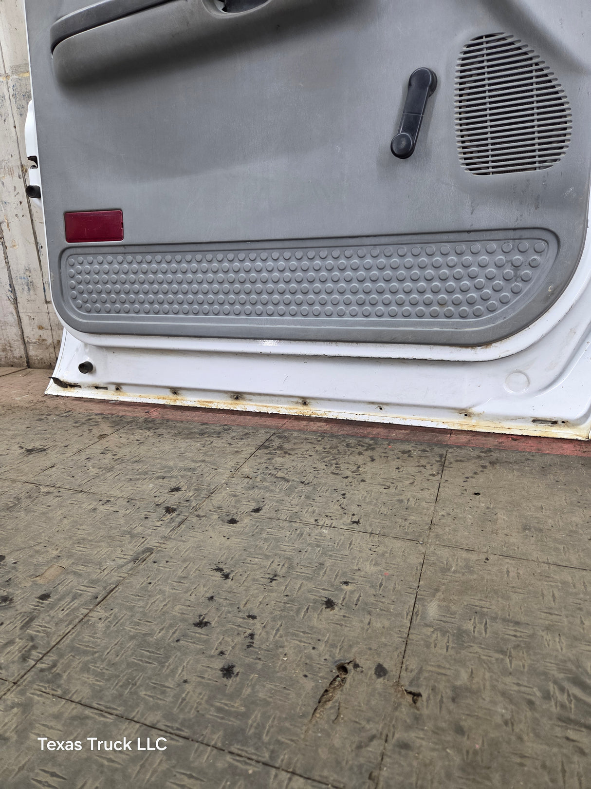 1999-2011 Ford Super Duty LH Driver Side Front Door F250 F350 F450 F550