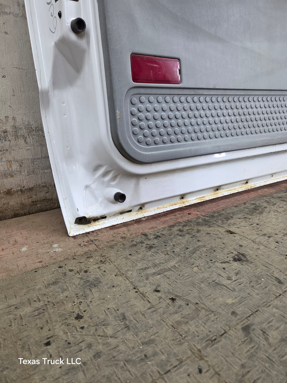 1999-2011 Ford Super Duty LH Driver Side Front Door F250 F350 F450 F550
