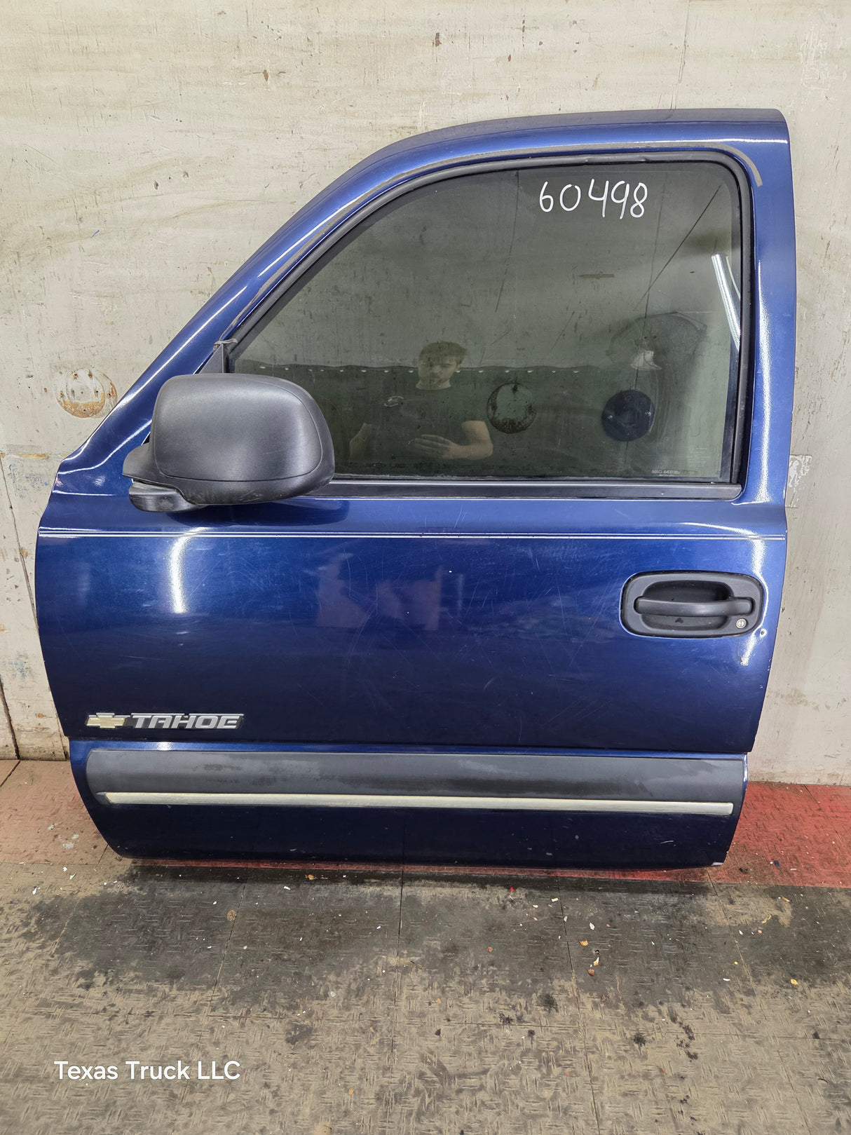 1999-2006 Chevrolet Silverado / GMC Sierra 1500 2500 3500 HD Front Driver Side Door