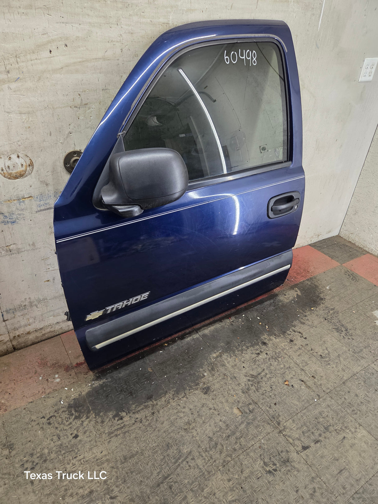 1999-2006 Chevrolet Silverado / GMC Sierra 1500 2500 3500 HD Front Driver Side Door
