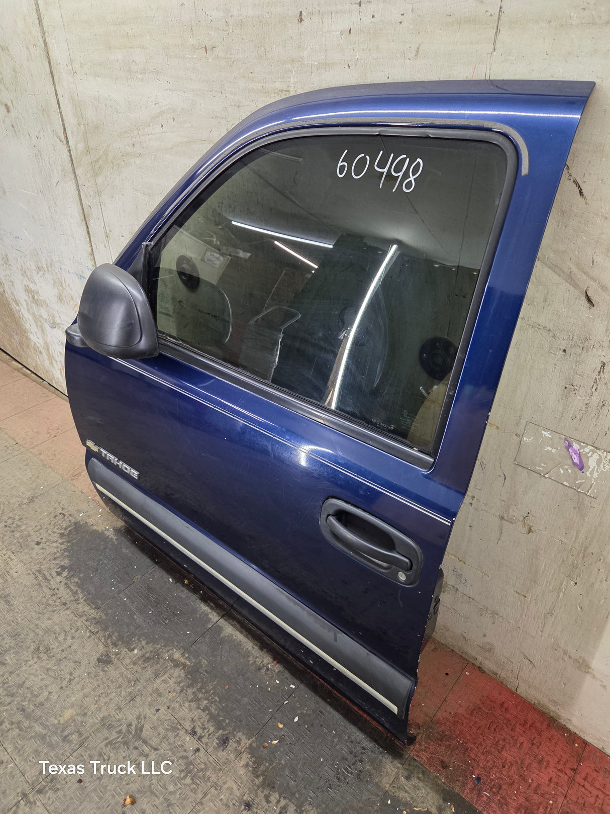 1999-2006 Chevrolet Silverado / GMC Sierra 1500 2500 3500 HD Front Driver Side Door