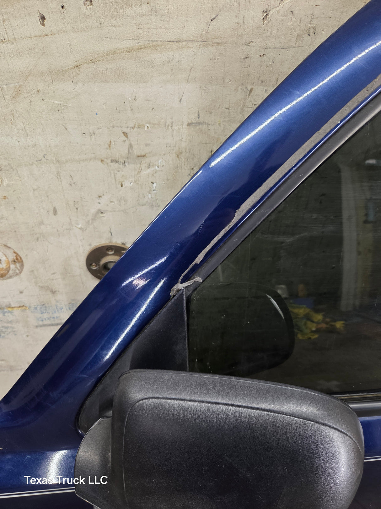 1999-2006 Chevrolet Silverado / GMC Sierra 1500 2500 3500 HD Front Driver Side Door