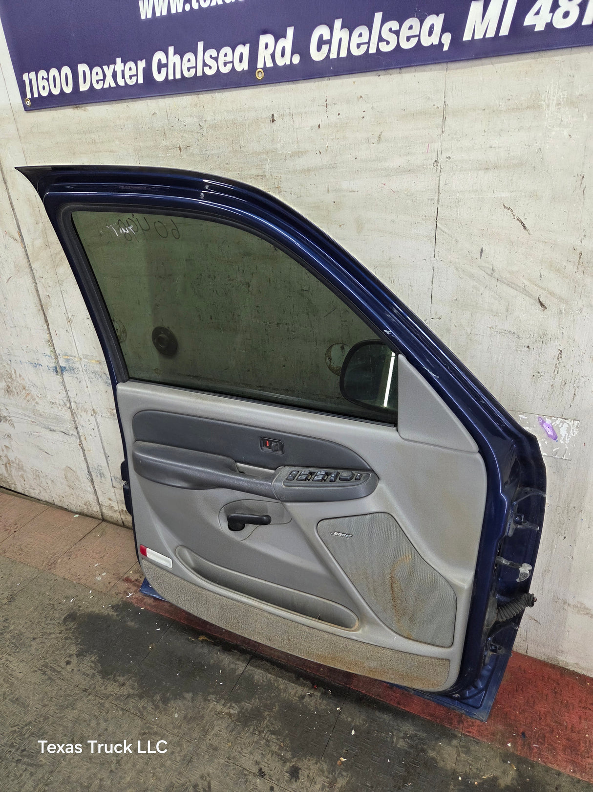 1999-2006 Chevrolet Silverado / GMC Sierra 1500 2500 3500 HD Front Driver Side Door