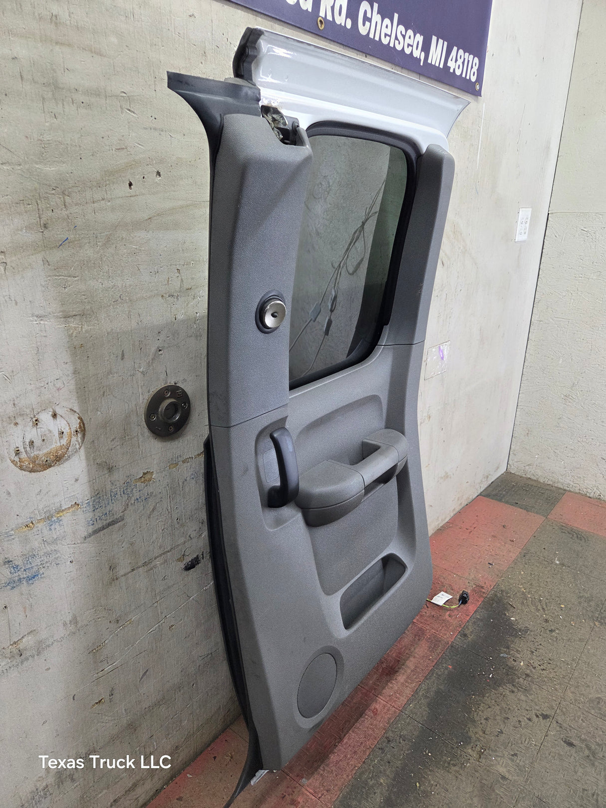 2007-2013 Chevrolet Silverado / GMC Sierra 1500 2500 3500 HD Passenger side Extended Cab RH Rear Door