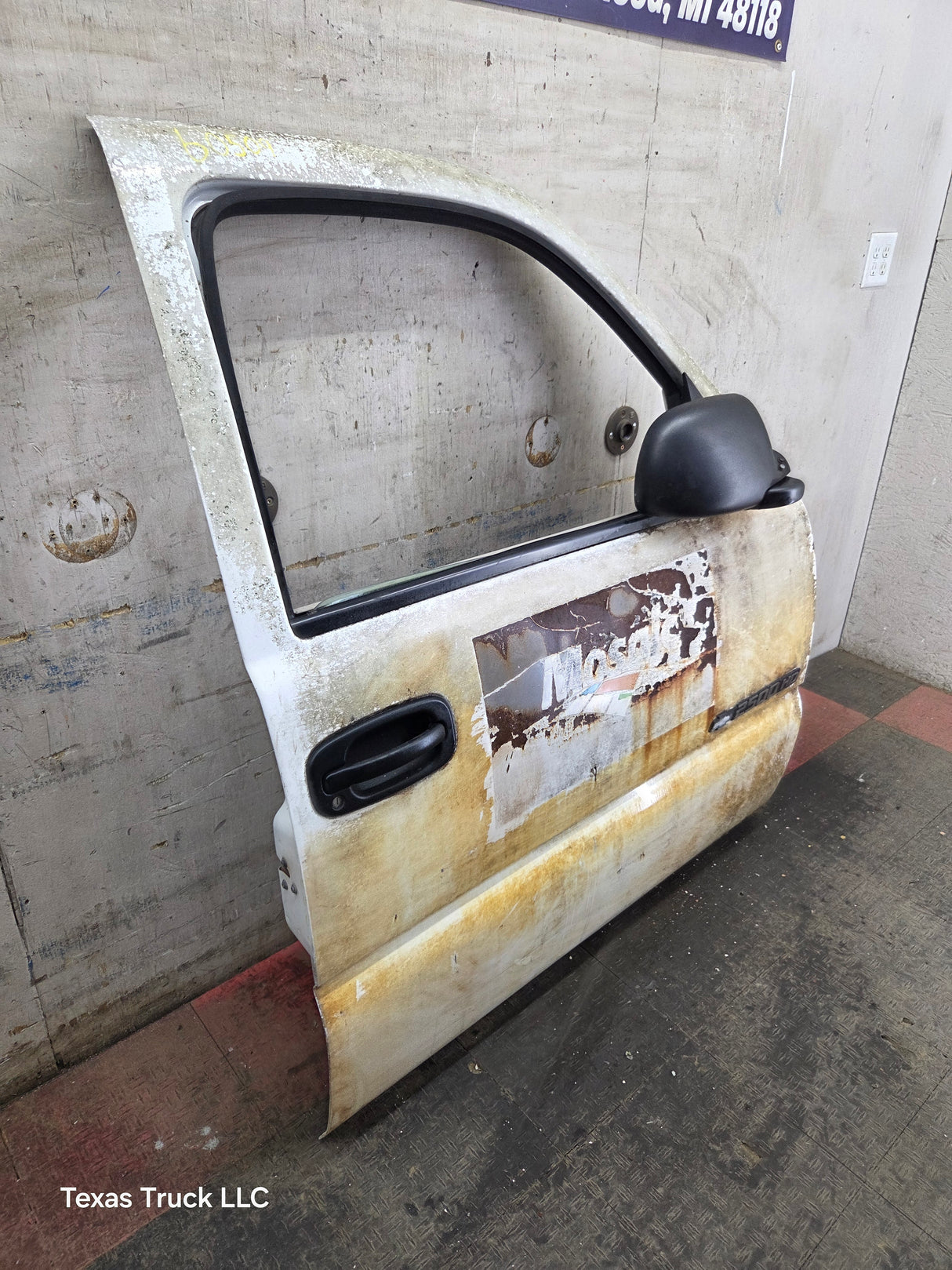 1999-2006 Chevrolet Silverado / GMC Sierra 1500 2500 3500 HD Front Passenger side Door RH