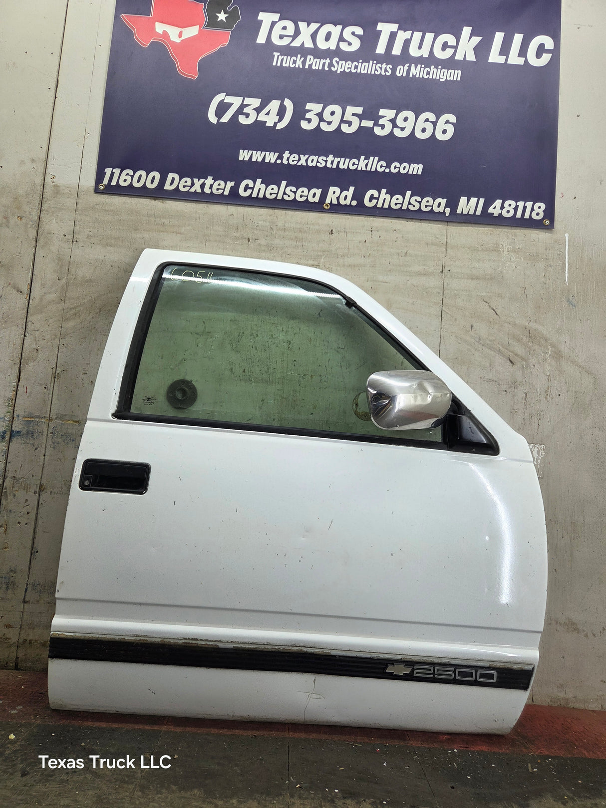 1988-2000 Chevrolet Silverado Suburban GMC Sierra RH Front Passenger Door