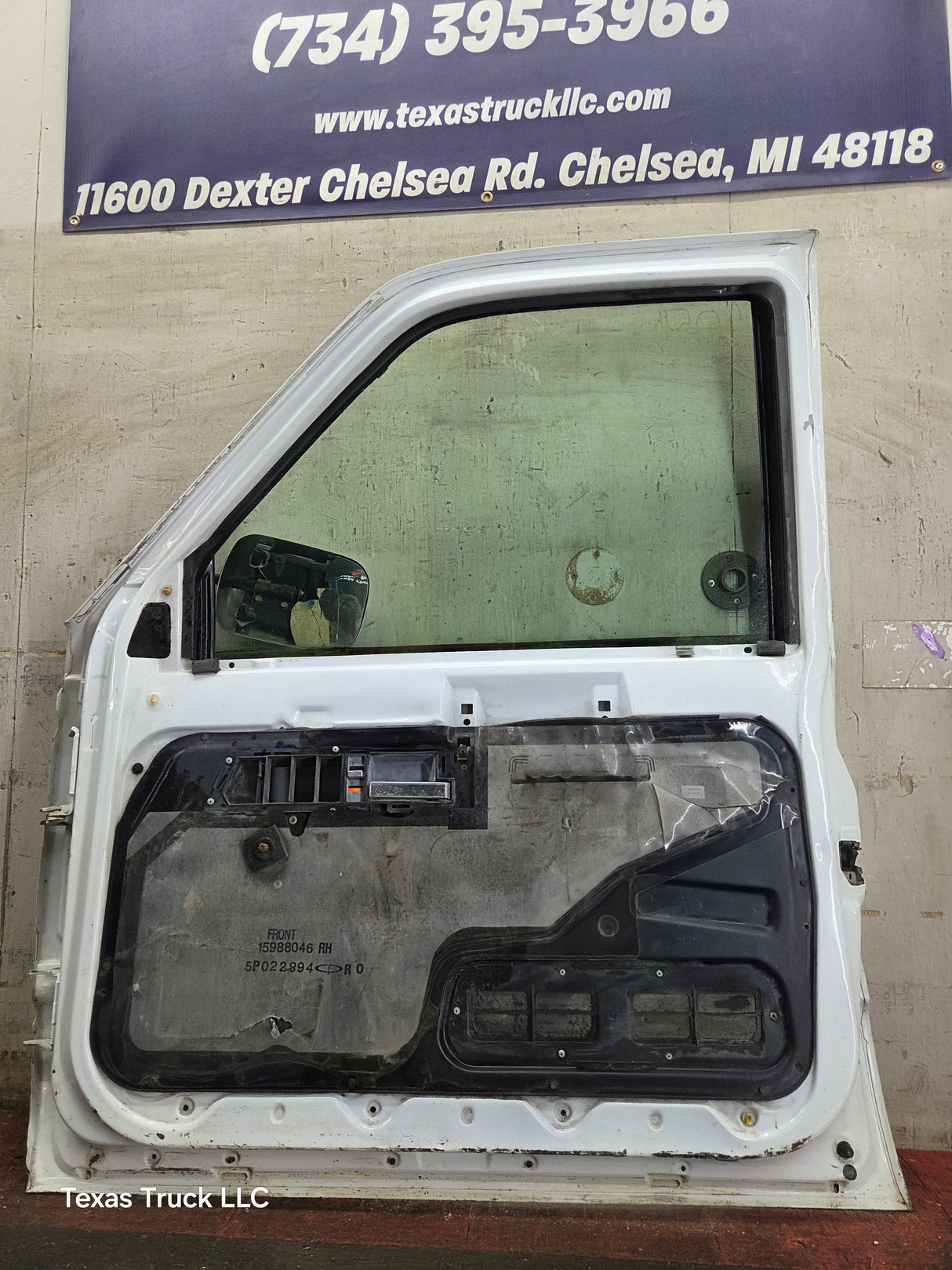 1988-2000 Chevrolet Silverado Suburban GMC Sierra RH Front Passenger Door