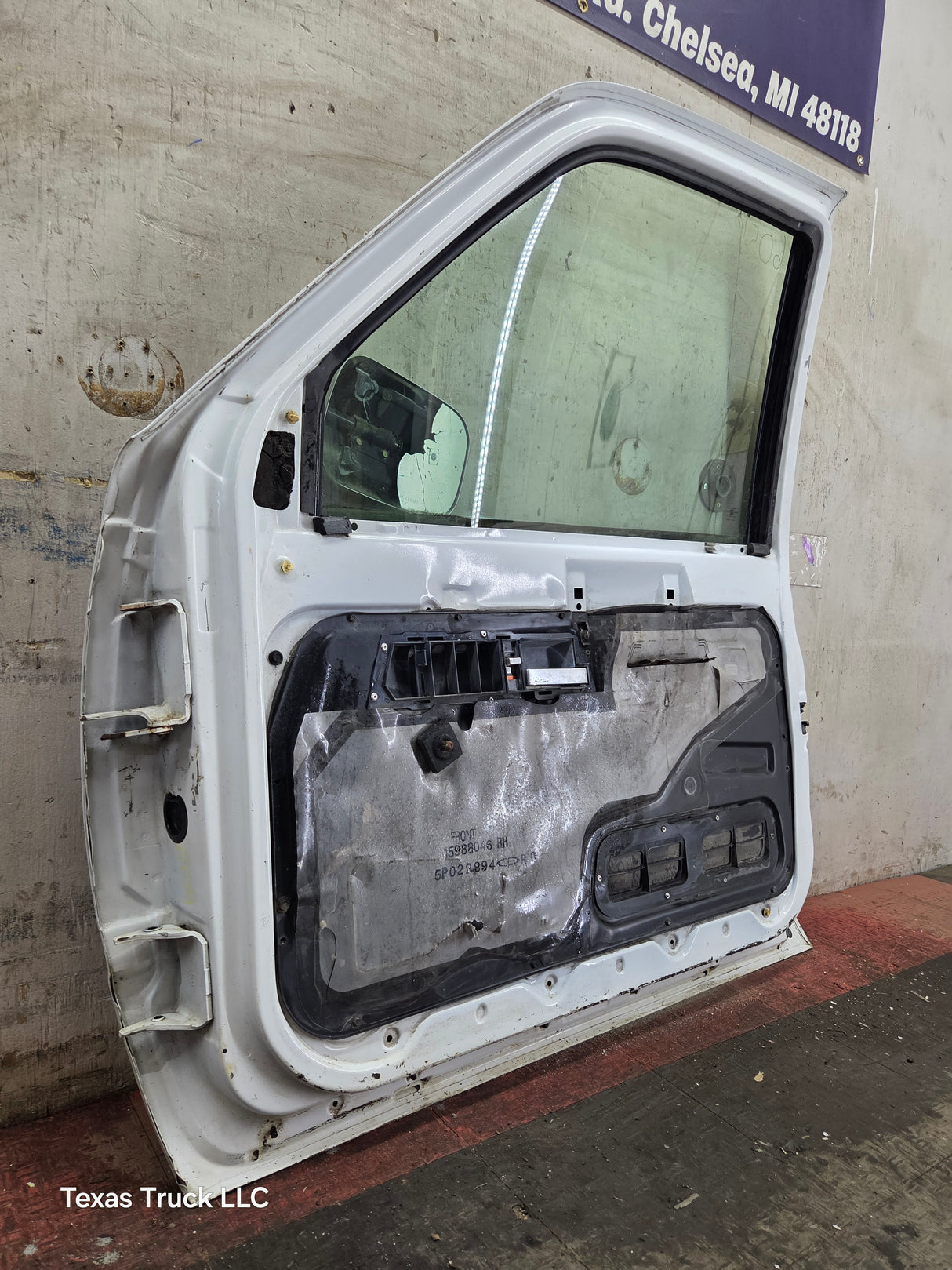 1988-2000 Chevrolet Silverado Suburban GMC Sierra RH Front Passenger Door