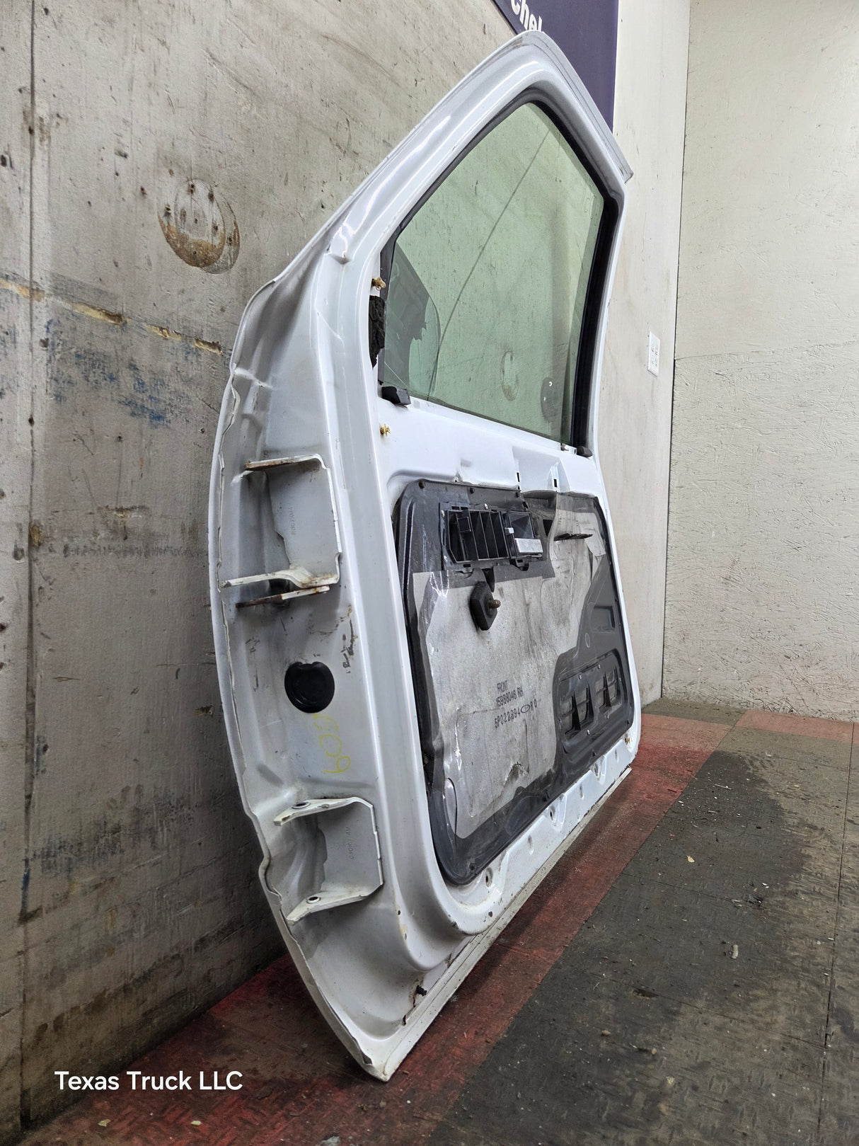 1988-2000 Chevrolet Silverado Suburban GMC Sierra RH Front Passenger Door