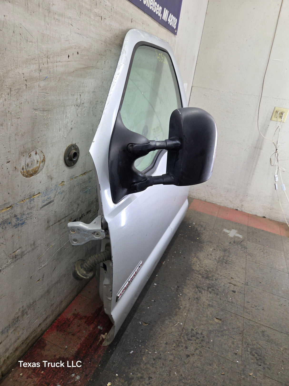 1999-2011 Ford Super Duty LH Driver Side Front Door F250 F350 F450 F550
