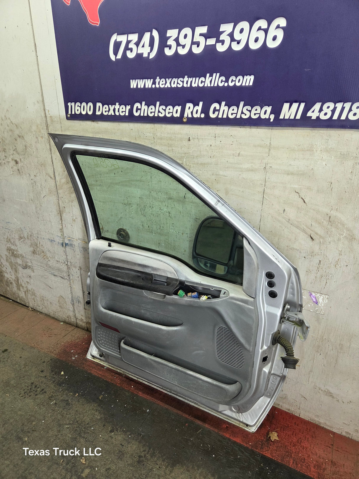 1999-2011 Ford Super Duty LH Driver Side Front Door F250 F350 F450 F550