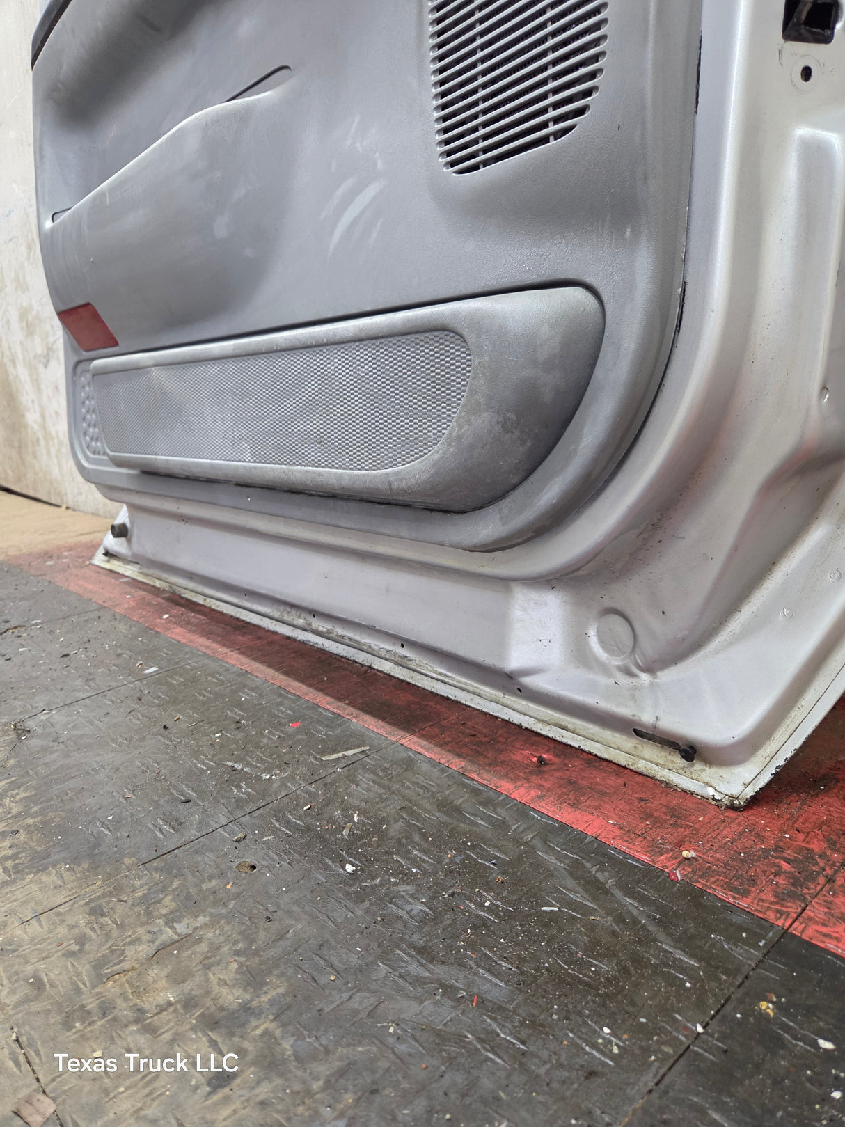 1999-2011 Ford Super Duty LH Driver Side Front Door F250 F350 F450 F550