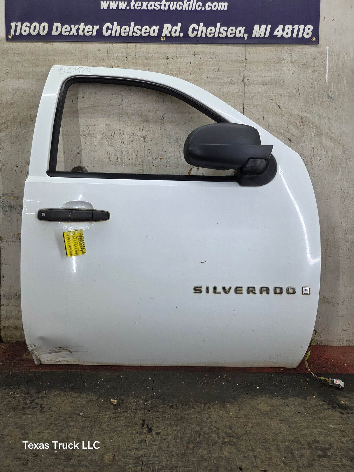 2007-2013 Chevrolet Silverado / GMC Sierra 1500 2500 3500 HD RH Front Passenger Side Door