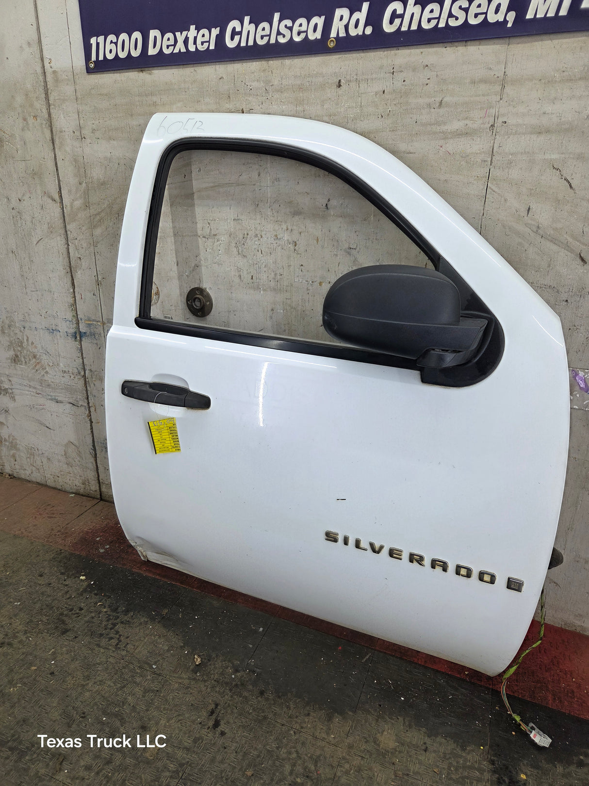 2007-2013 Chevrolet Silverado / GMC Sierra 1500 2500 3500 HD RH Front Passenger Side Door