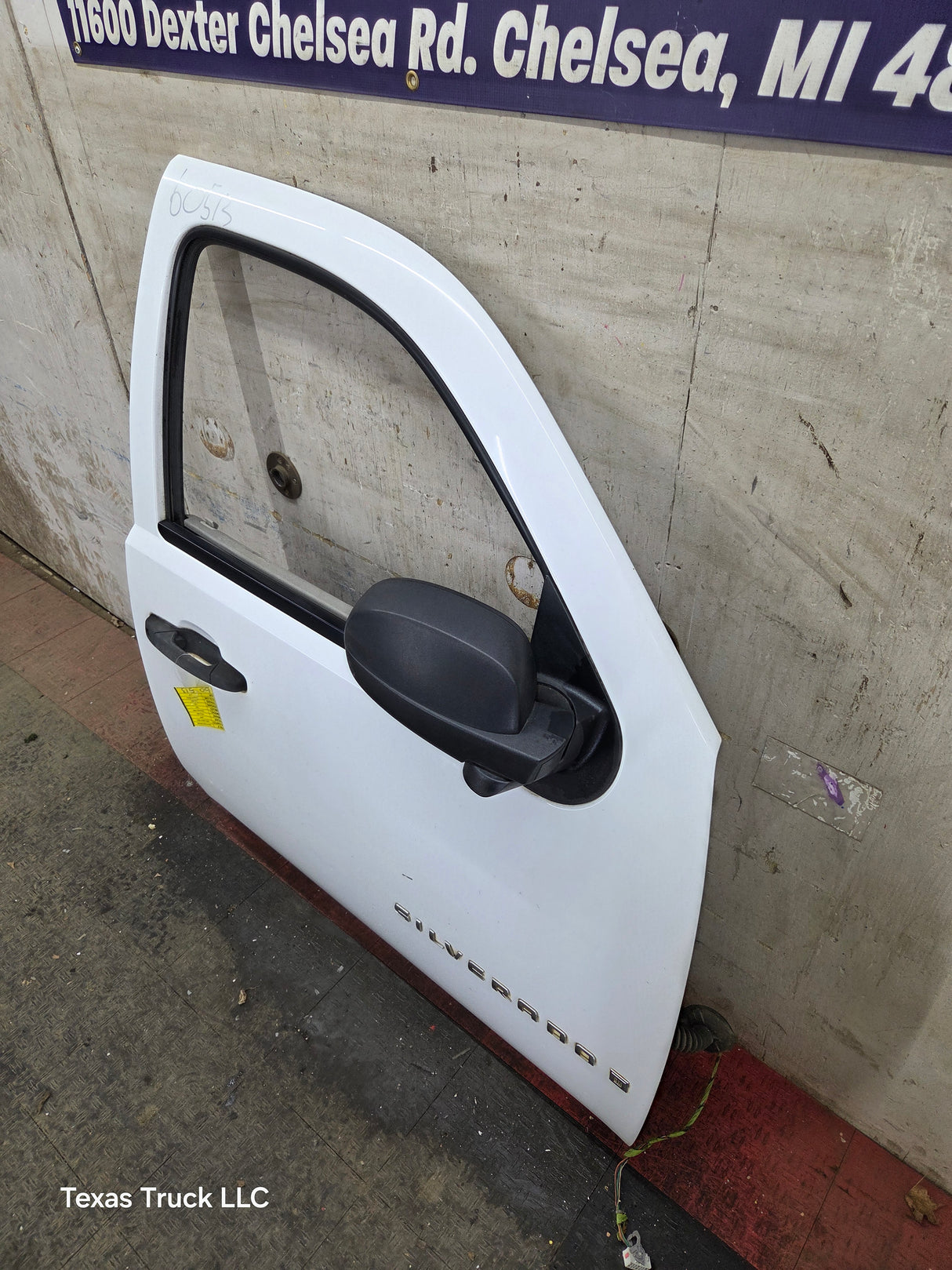 2007-2013 Chevrolet Silverado / GMC Sierra 1500 2500 3500 HD RH Front Passenger Side Door
