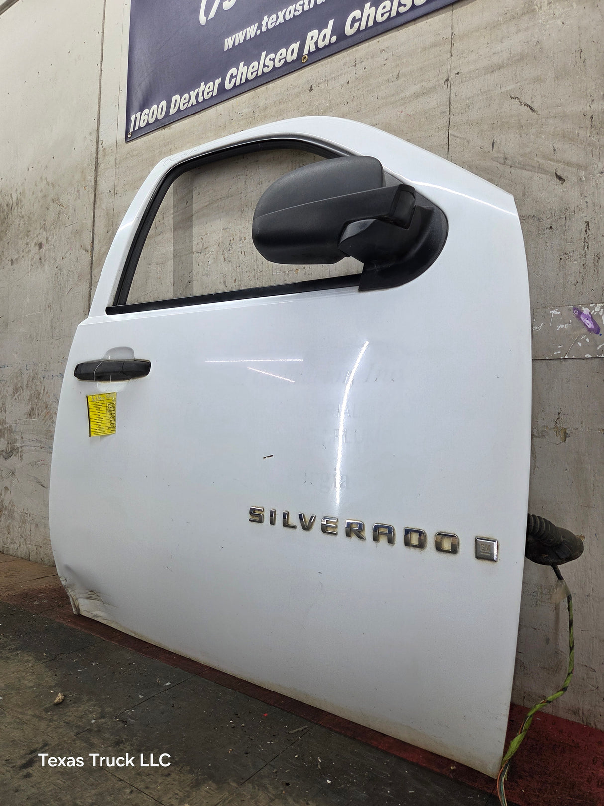 2007-2013 Chevrolet Silverado / GMC Sierra 1500 2500 3500 HD RH Front Passenger Side Door