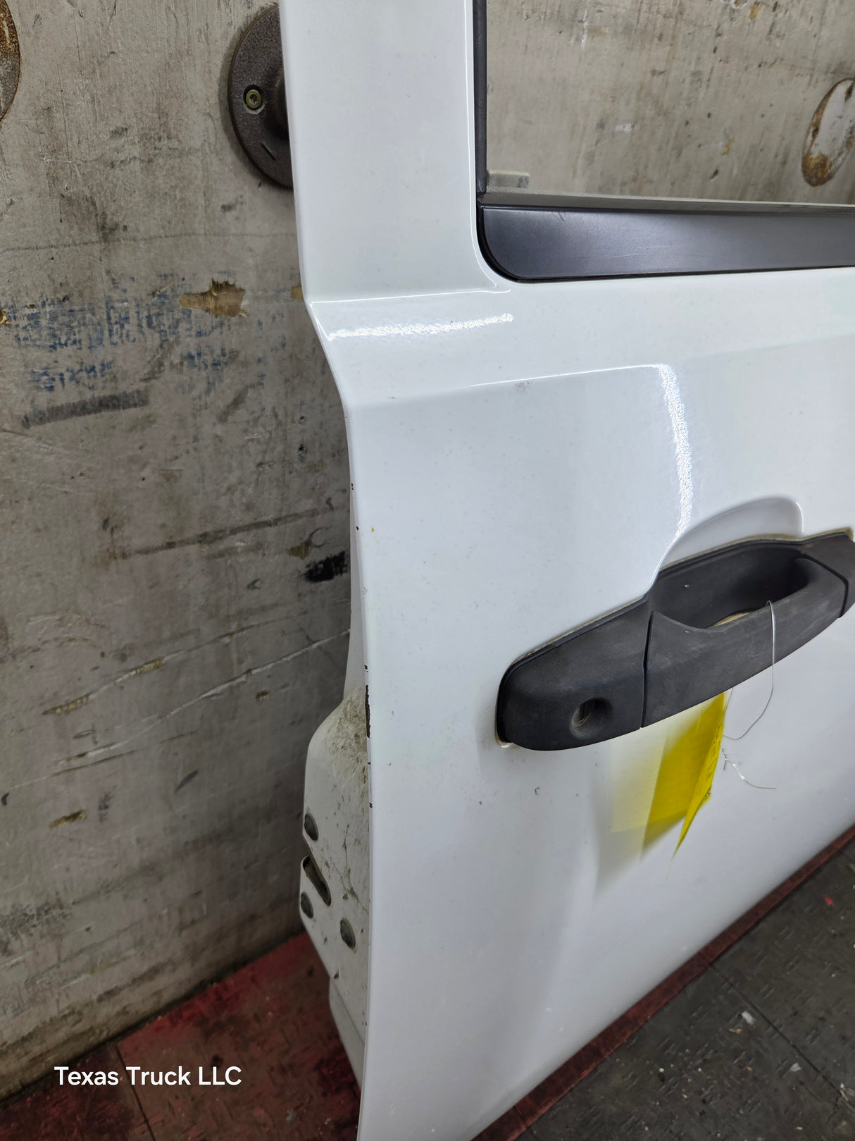 2007-2013 Chevrolet Silverado / GMC Sierra 1500 2500 3500 HD RH Front Passenger Side Door