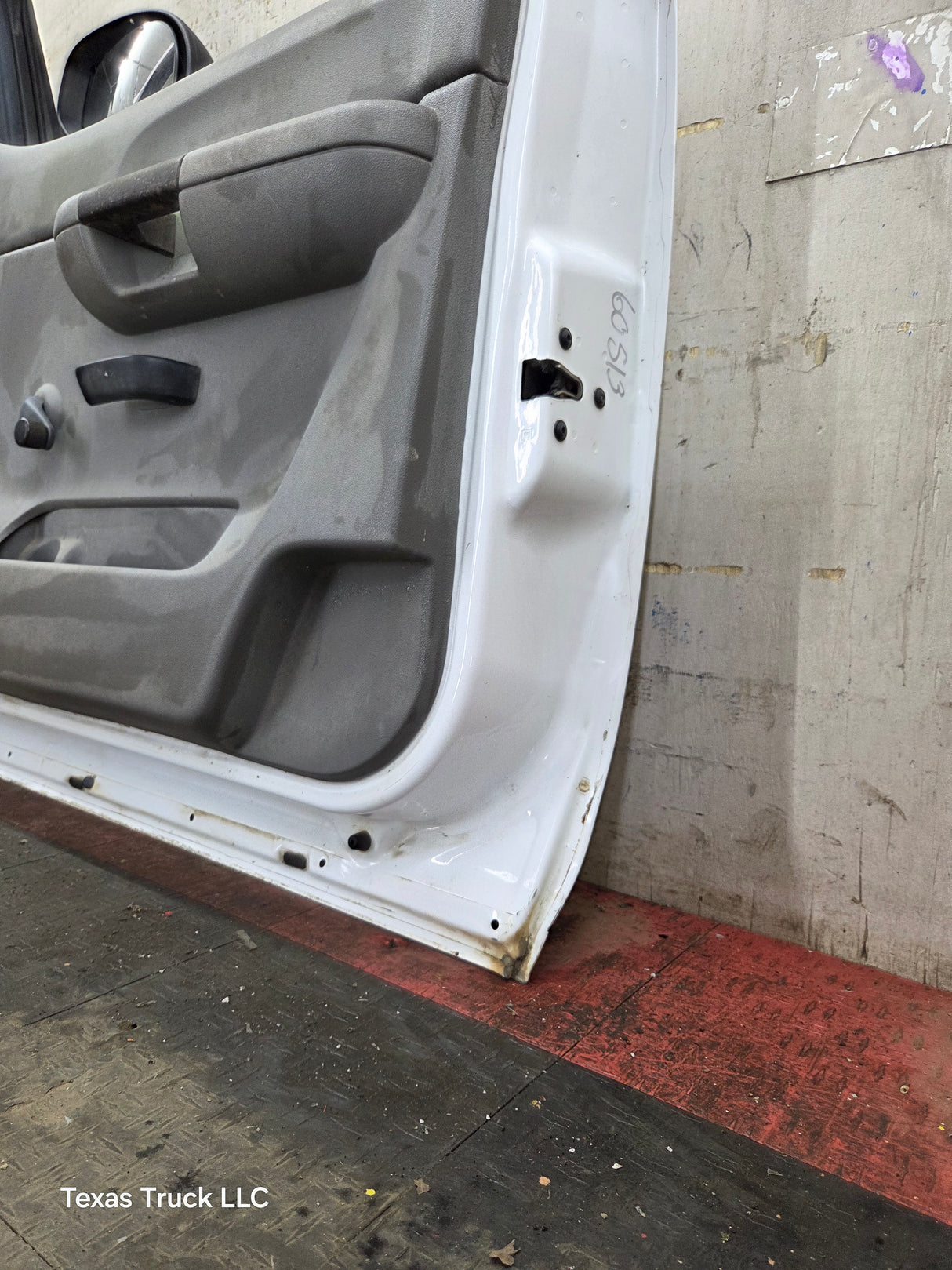 2007-2013 Chevrolet Silverado / GMC Sierra 1500 2500 3500 HD RH Front Passenger Side Door