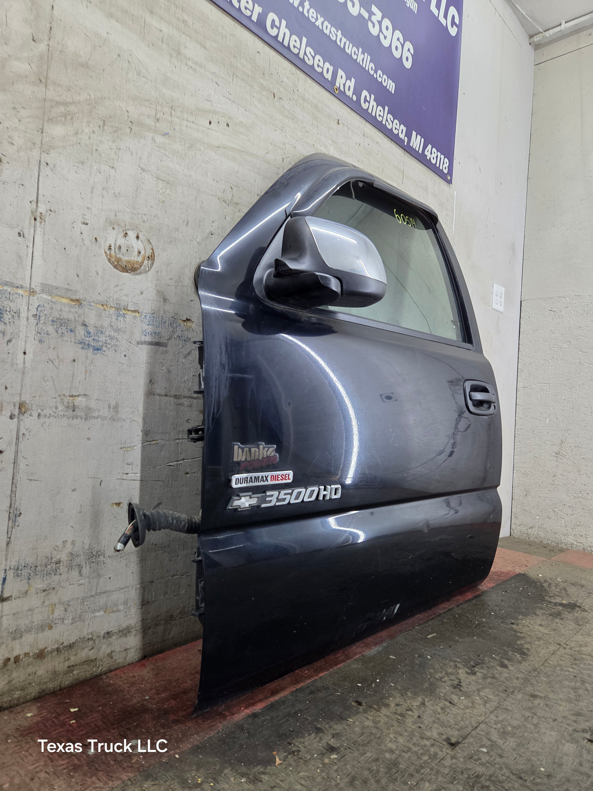 1999-2006 Chevrolet Silverado / GMC Sierra 1500 2500 3500 HD Front Driver Side Door LH