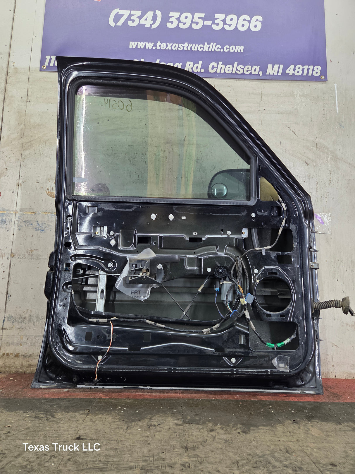 1999-2006 Chevrolet Silverado / GMC Sierra 1500 2500 3500 HD Front Driver Side Door LH