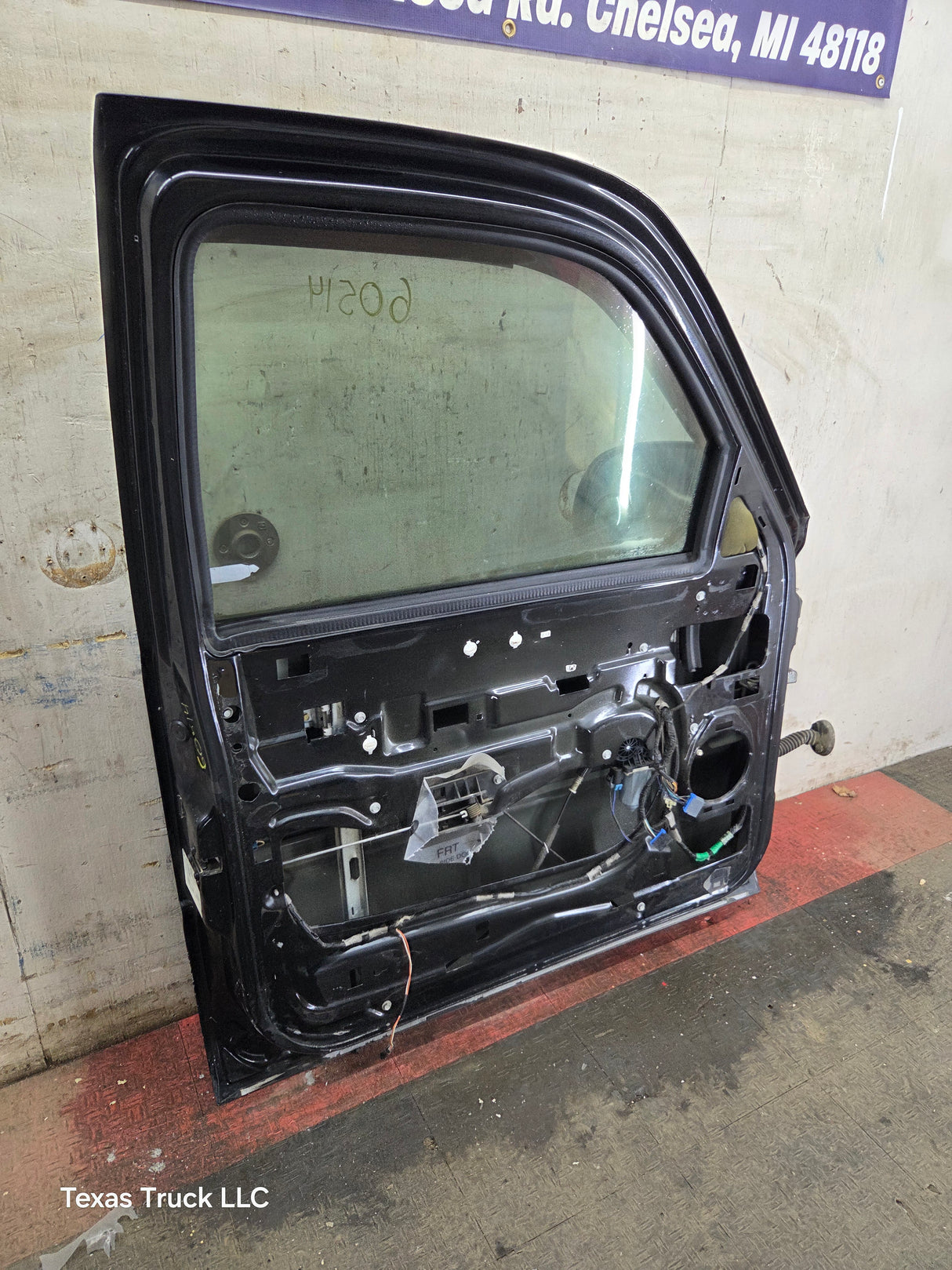 1999-2006 Chevrolet Silverado / GMC Sierra 1500 2500 3500 HD Front Driver Side Door LH
