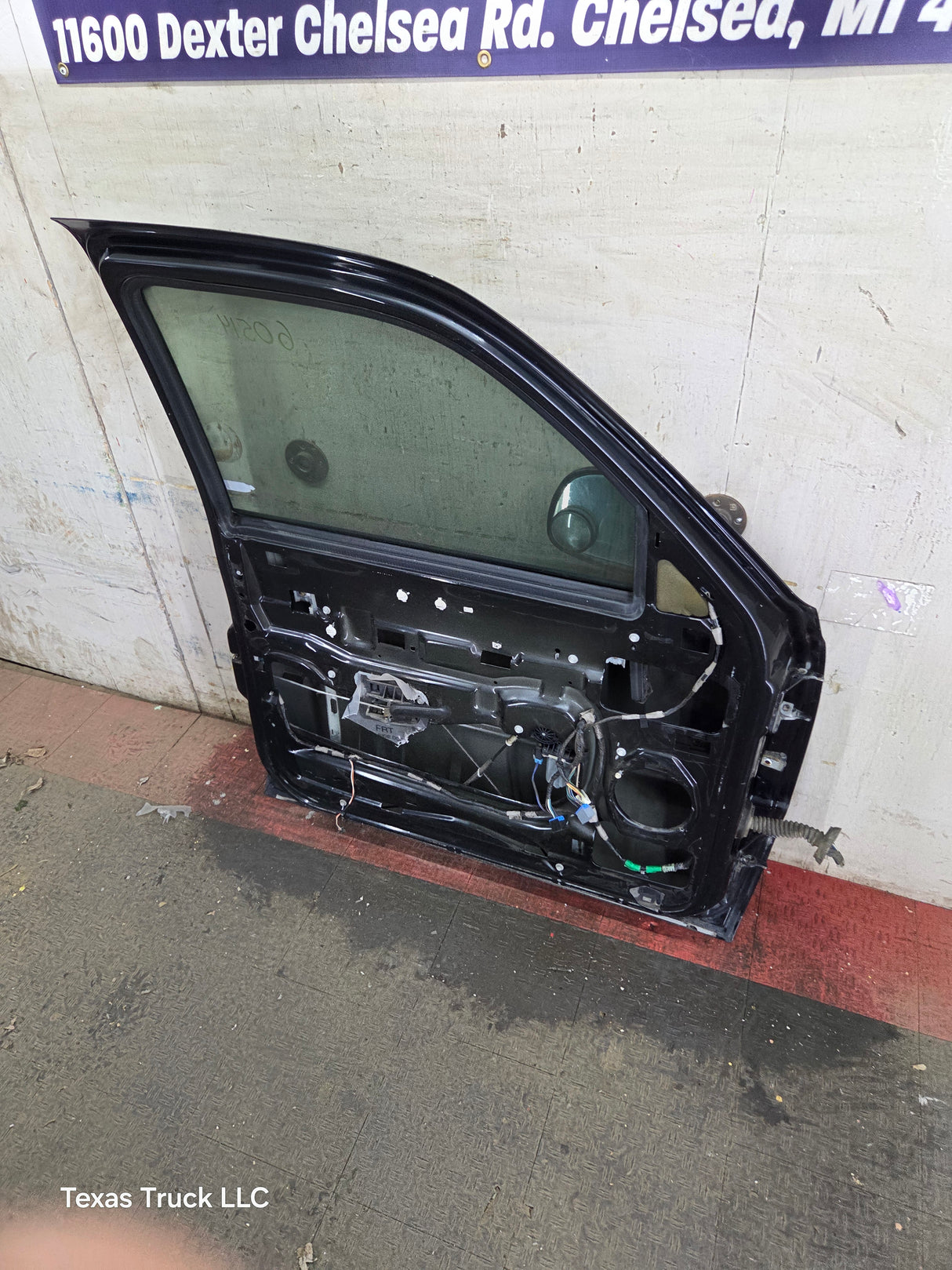 1999-2006 Chevrolet Silverado / GMC Sierra 1500 2500 3500 HD Front Driver Side Door LH