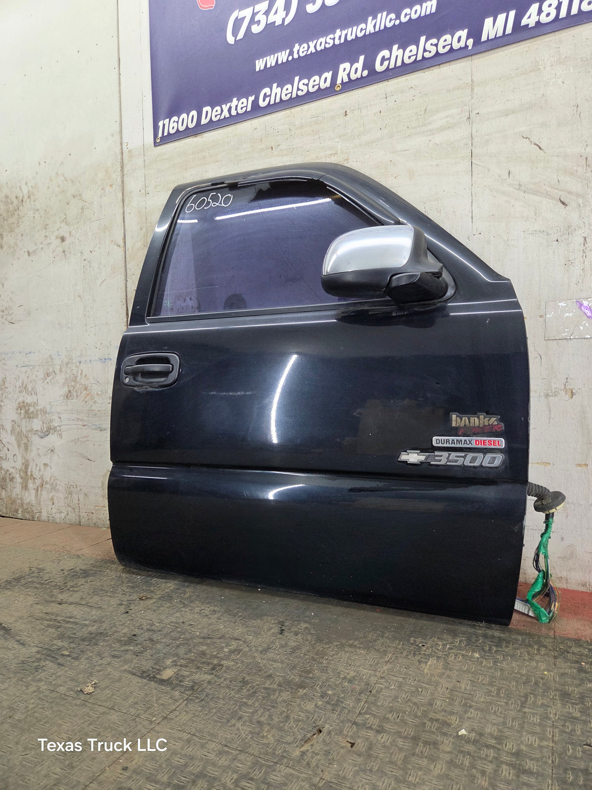 1999-2006 Chevrolet Silverado / GMC Sierra 1500 2500 3500 HD Front Passenger side Door RH