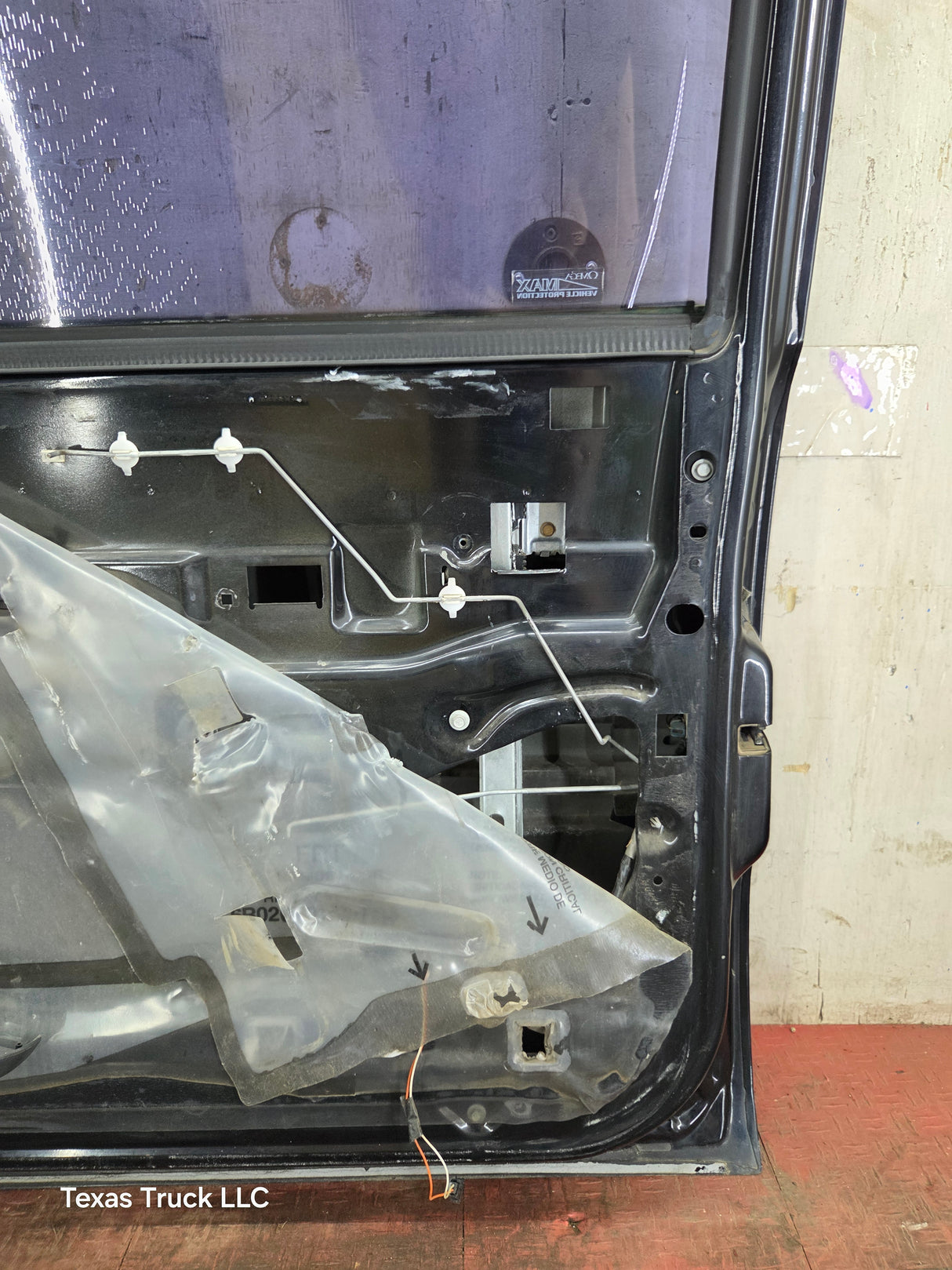 1999-2006 Chevrolet Silverado / GMC Sierra 1500 2500 3500 HD Front Passenger side Door RH