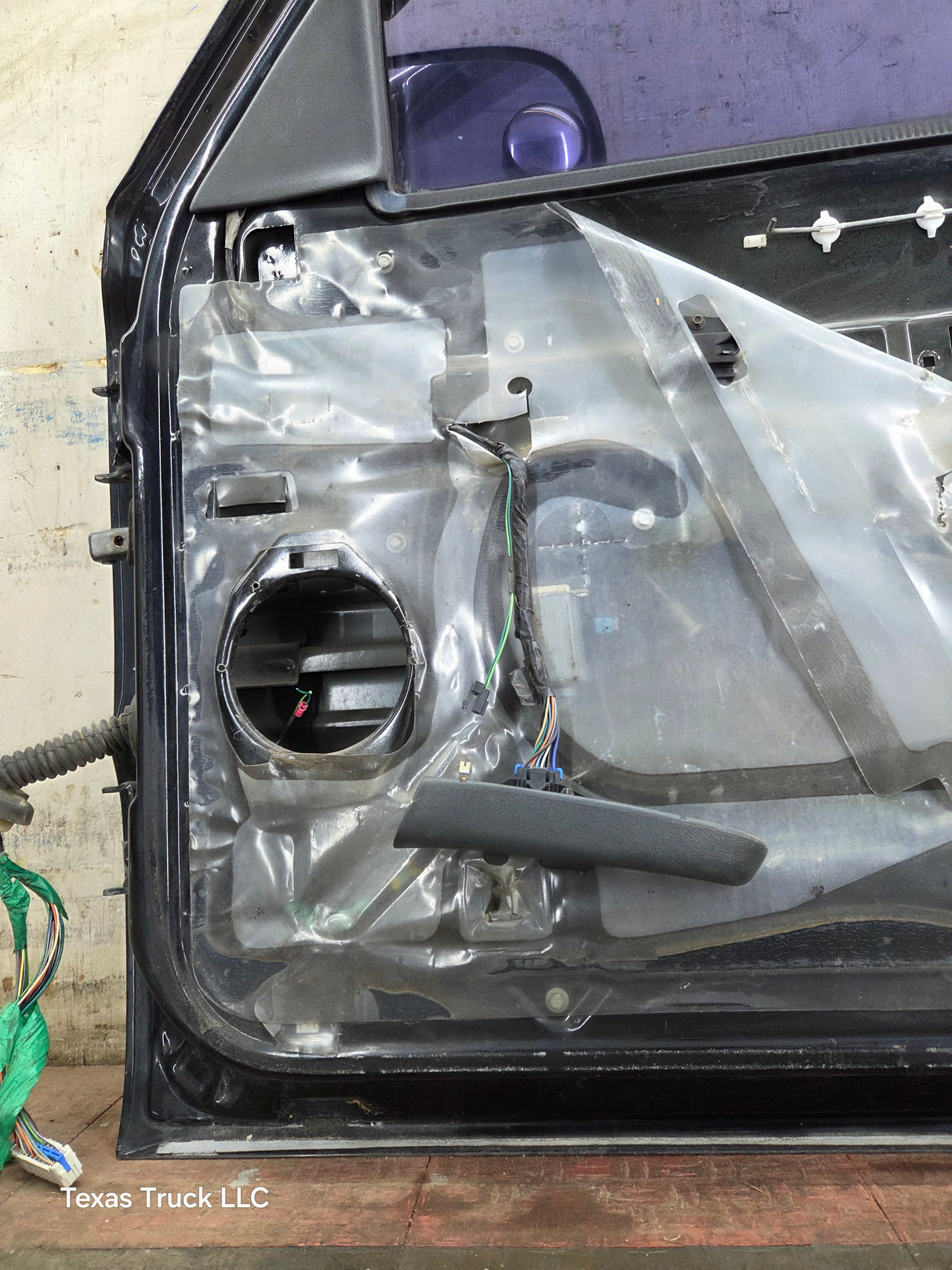 1999-2006 Chevrolet Silverado / GMC Sierra 1500 2500 3500 HD Front Passenger side Door RH