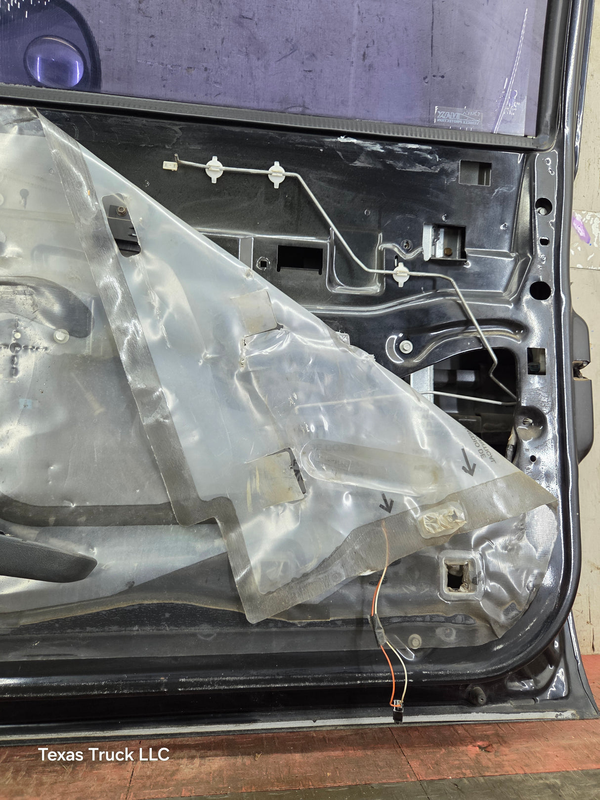 1999-2006 Chevrolet Silverado / GMC Sierra 1500 2500 3500 HD Front Passenger side Door RH