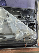 1999-2006 Chevrolet Silverado / GMC Sierra 1500 2500 3500 HD Front Passenger side Door RH
